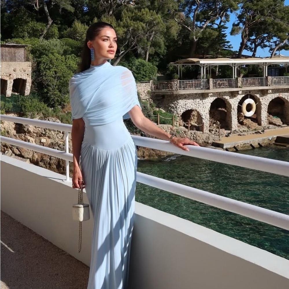 TikTok Viral - Elegant Light Blue Evening Gown